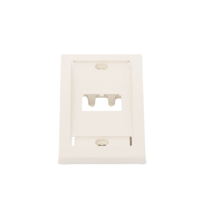 Placa de Pared Vertical Ejecutiva, Salida Para 2 Puertos Mini-Com, Con Espacios Para Etiquetas, Color Blanco Mate