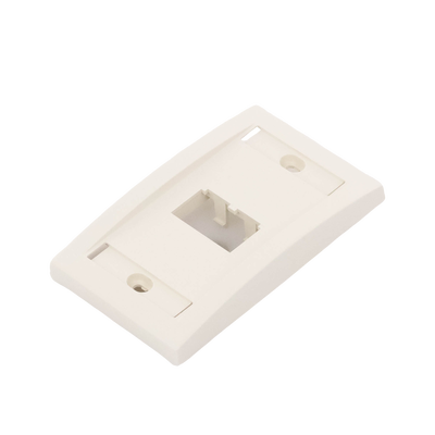 Placa de Pared Vertical Ejecutiva, Salida Para 2 Puertos Mini-Com, Con Espacios Para Etiquetas, Color Blanco Mate