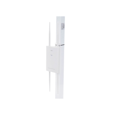 Punto de acceso para exterior Wi-Fi 6 802.11 ax 3.55 Gbps, MU-MIMO 4x4:4 con administración desde la nube gratuita o stand-alone.