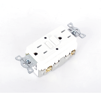 Contacto de Auto-verificación GFCI con Interruptor de Falla a Tierra de 15 A 125 V 2 Polos, 3 Hilos Color Blanco (Nema 5-15R), Grado Comercial.
