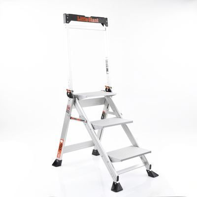 Escalera de Tijera con Punto de Apoyo Anti-caídas de 0.67 m (Nivel de Pie), con Peldaños JUMBO, (SKU 11903).