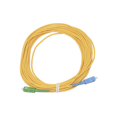 Jumper de Fibra Óptica Simplex, Monomodo, con Conectores SC/UPC-SC/APC, de 10 Metros (32.81 Pies)