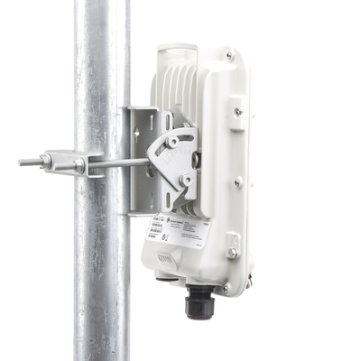 PTP-550  Hasta 1.36 GBps / 4910 - 6200 MHz / 802.11 AC Wave 2  MU-MIMO 4: 4x4 / BackHaul Conectorizado / Ideal para distancias de +80 km (C050055H014A)