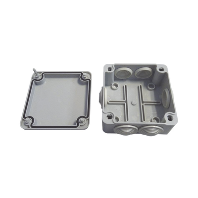 Caja Tipo Estanca IP55, con 6 Entradas, Tapa y Tornillo de Vuelta de 1/4, 100 x 100 x 50 mm (3.94 x 3.94 x 1.97 Pulgadas), Color Gris