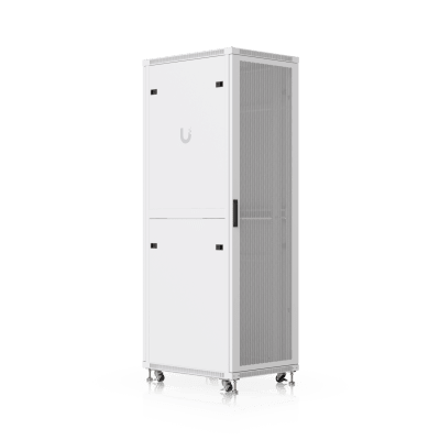 UACC Rack Cabinet 42U (600 × 800 mm) – Gabinete de Piso Totalmente Ensamblado con Ventiladores Integrados, Paneles Removibles, Ruedas con Seguro y Puerta Frontal Perforada para Óptimo Flujo de Aire