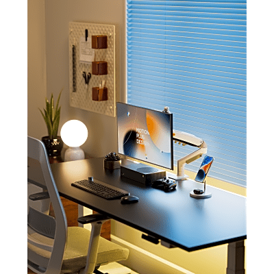 Brazo Ajustable para Monitor Ergonómico / Compatible con Monitores de 17" - 30" / Capacidad de Peso hasta 9 kg / Rotación 360° / Inclinación +85° a  -30° / Giro 180° / Ajuste de Resorte de Gas / Color Blanco